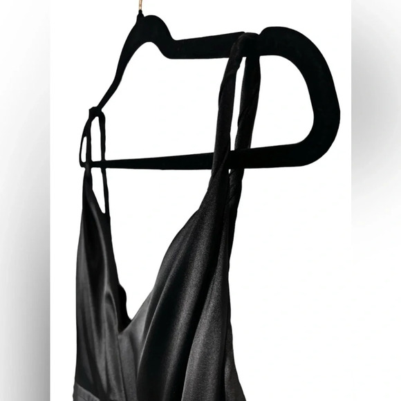 Formal size 6 black gown maxi dress excellent condition - Picture 5 of 8